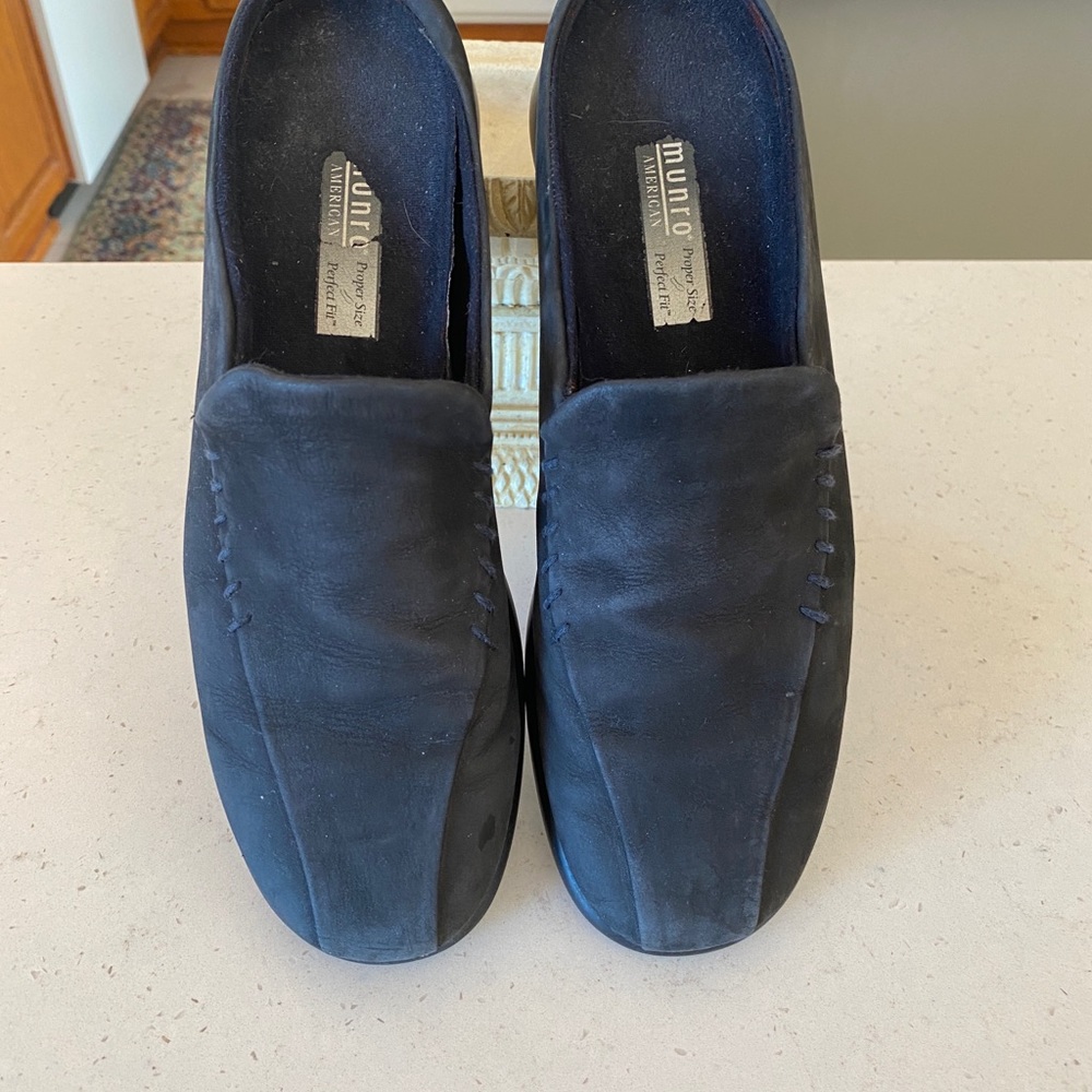 Munro Slip on Mules Shadow black suede leather size 8 N